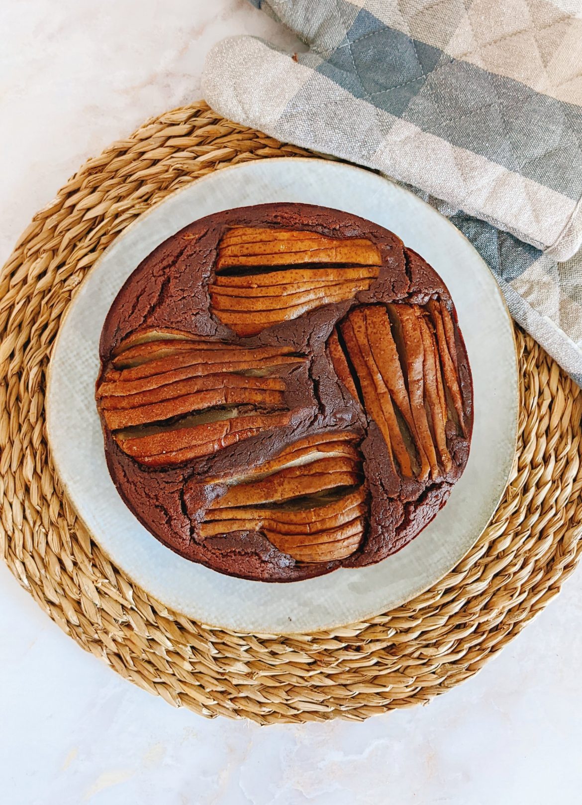 Tarta de trigo sarraceno con cacao y peras [sin gluten]