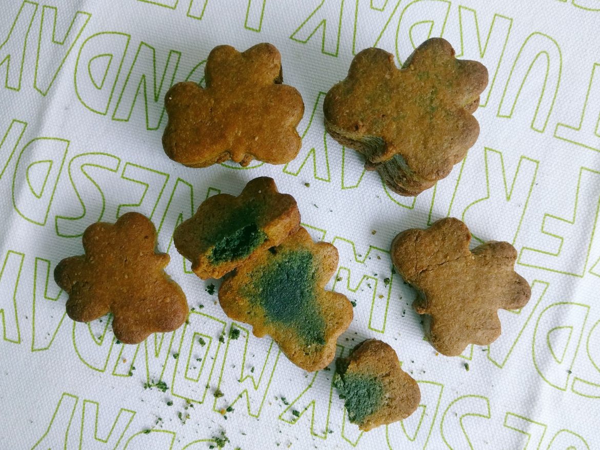 Celebrating Saint Patrick: Green cookies